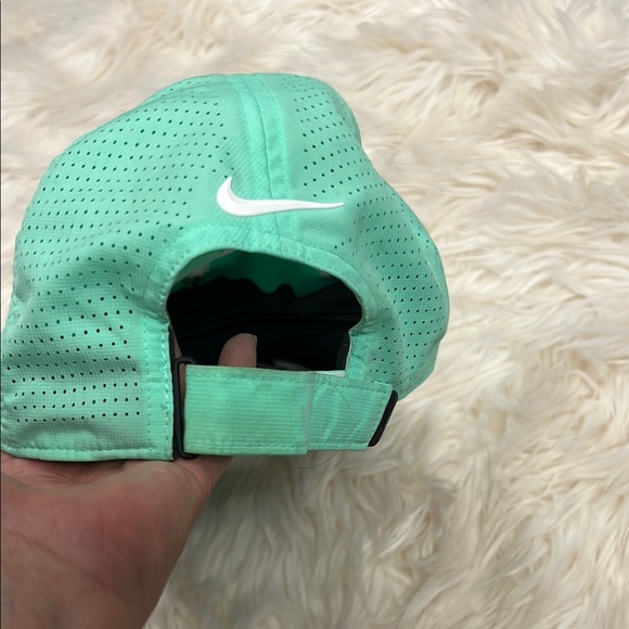 Nike Fresh Green Sports Cap - Picture 2 of 4